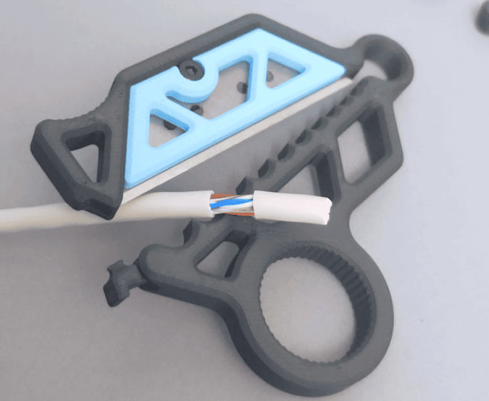3d printed gadgets_4_wire stripper